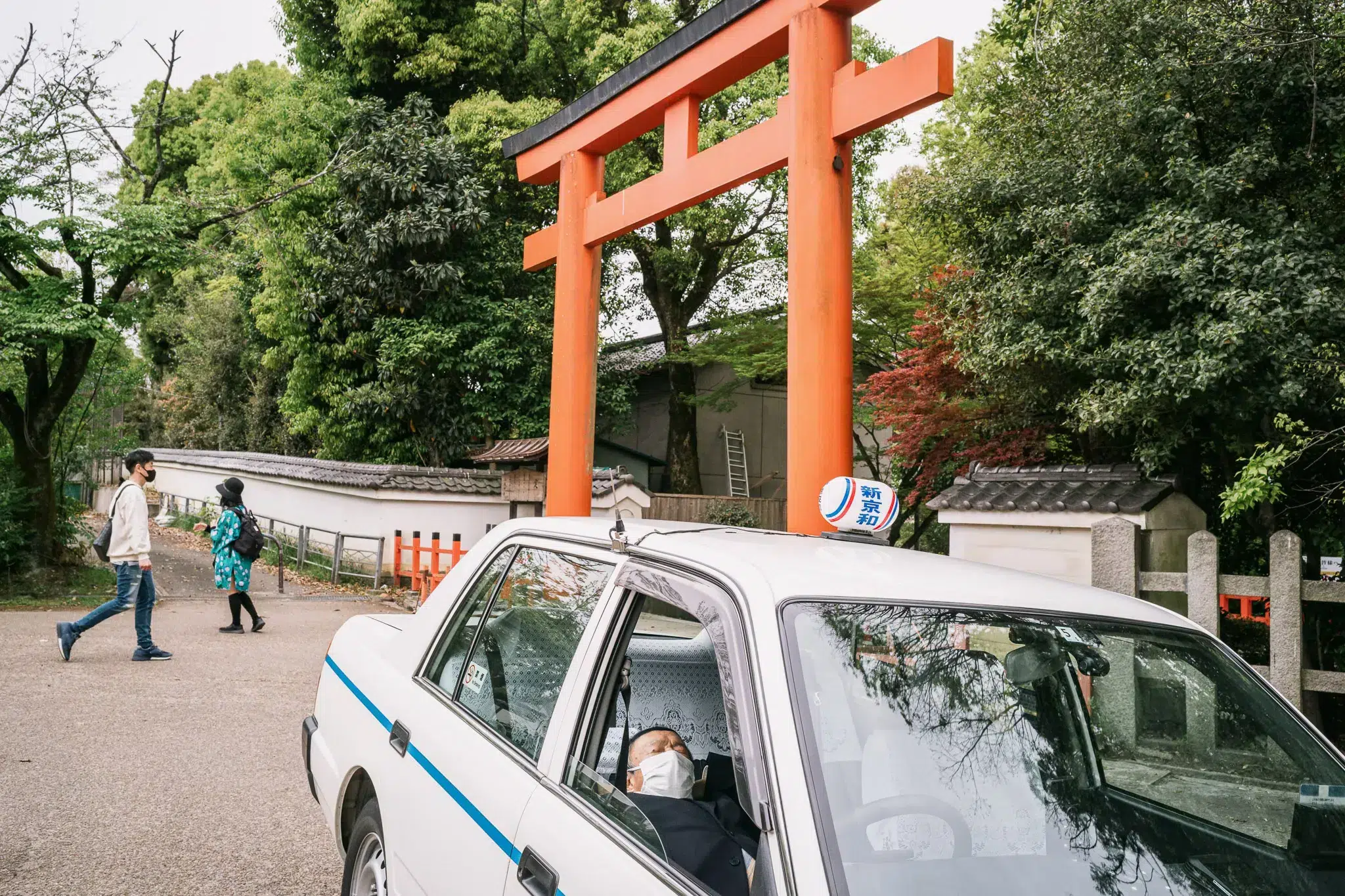 Auch in Kyoto gibt es dösende Taxifahrer.